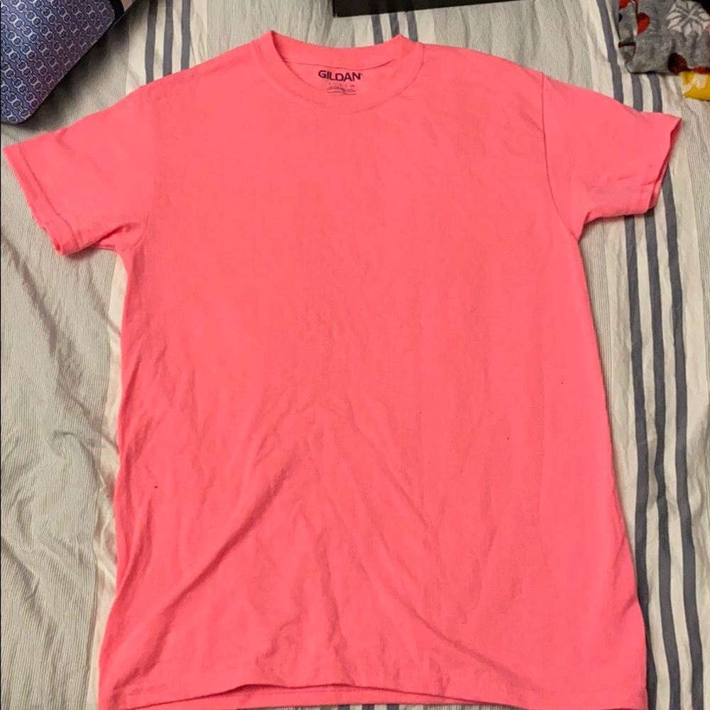 Plain pink t-shirt